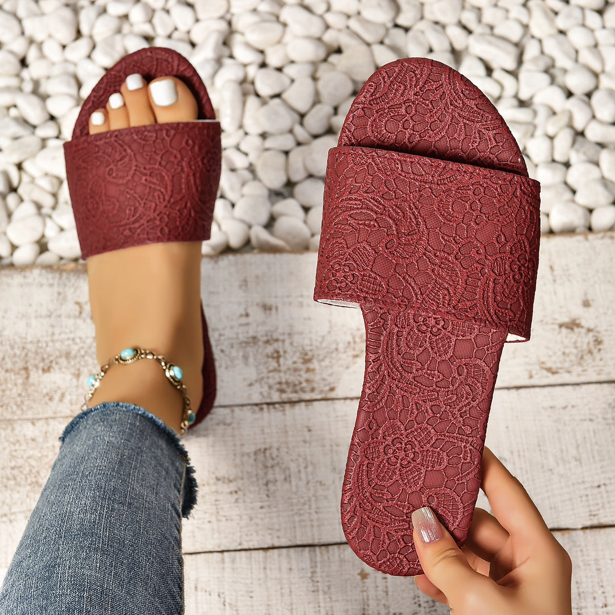 Retro Textured Flat Summer Sandals Women