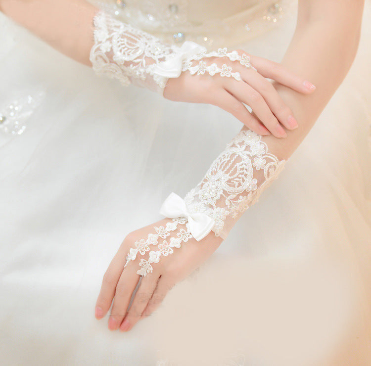 Gants de mariée courts ornés de perles