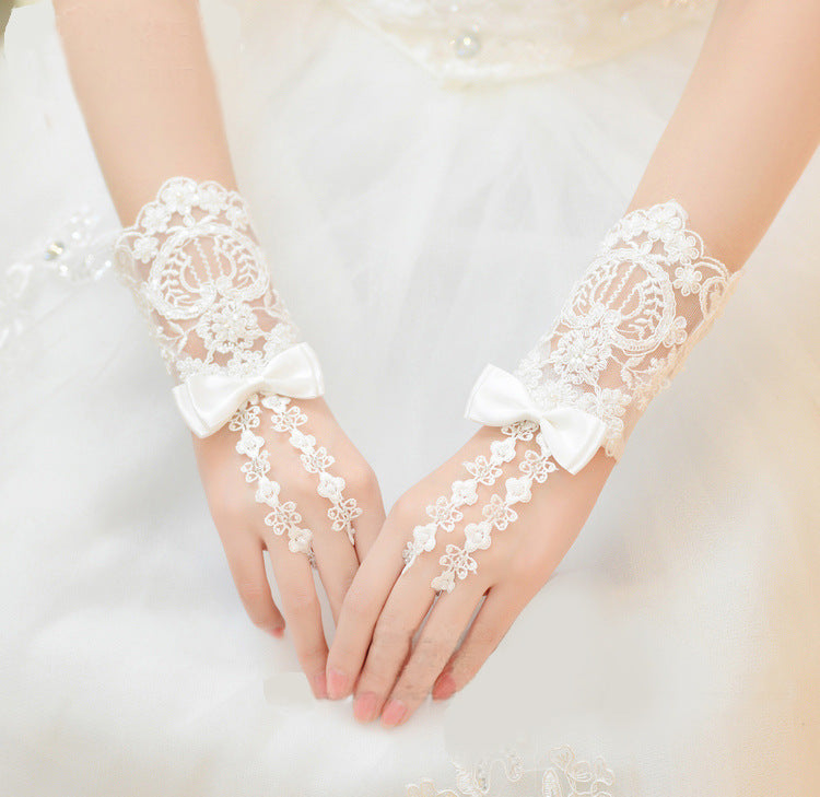 Gants de mariée courts ornés de perles