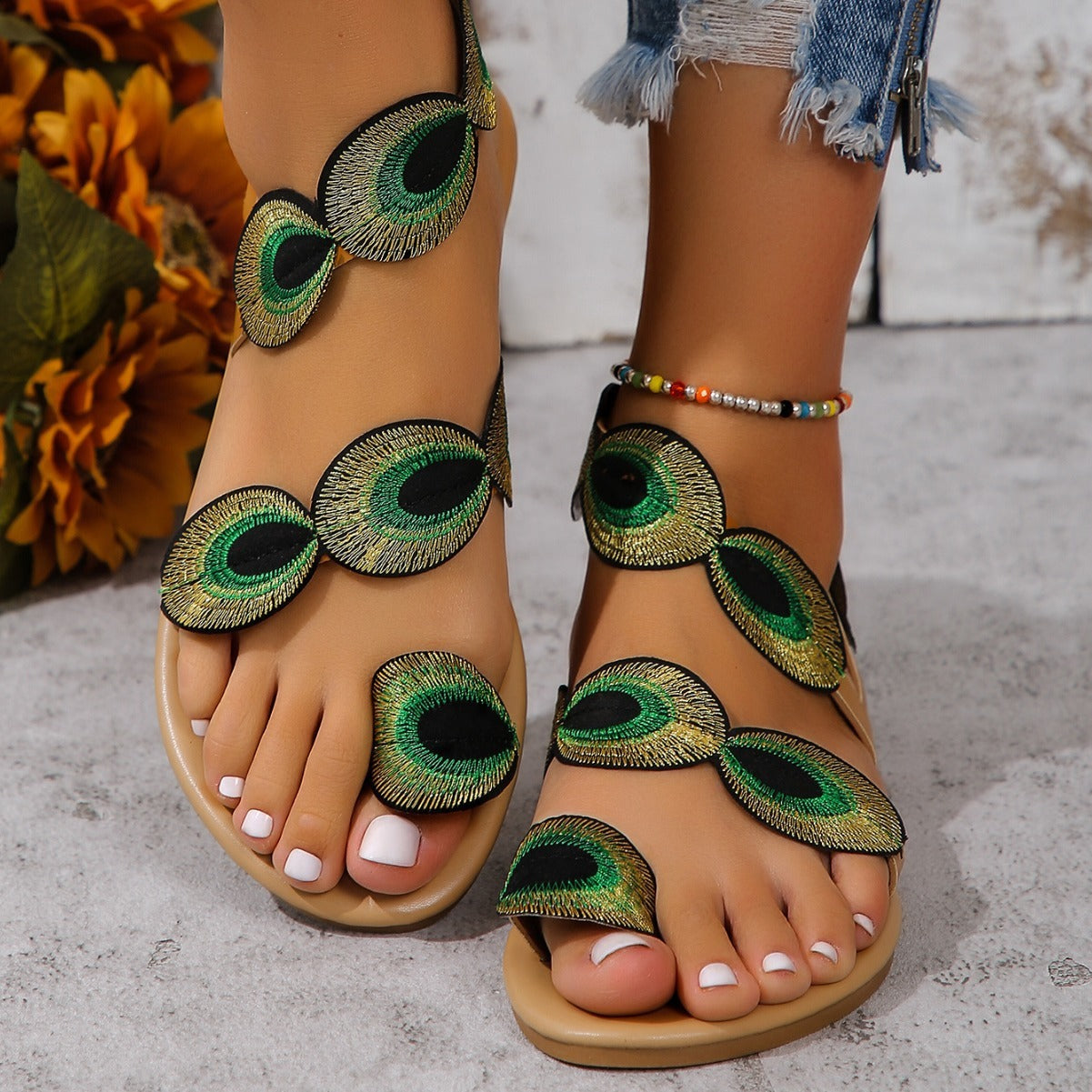Peacock Embroidery Clip Toe Flat Sandals