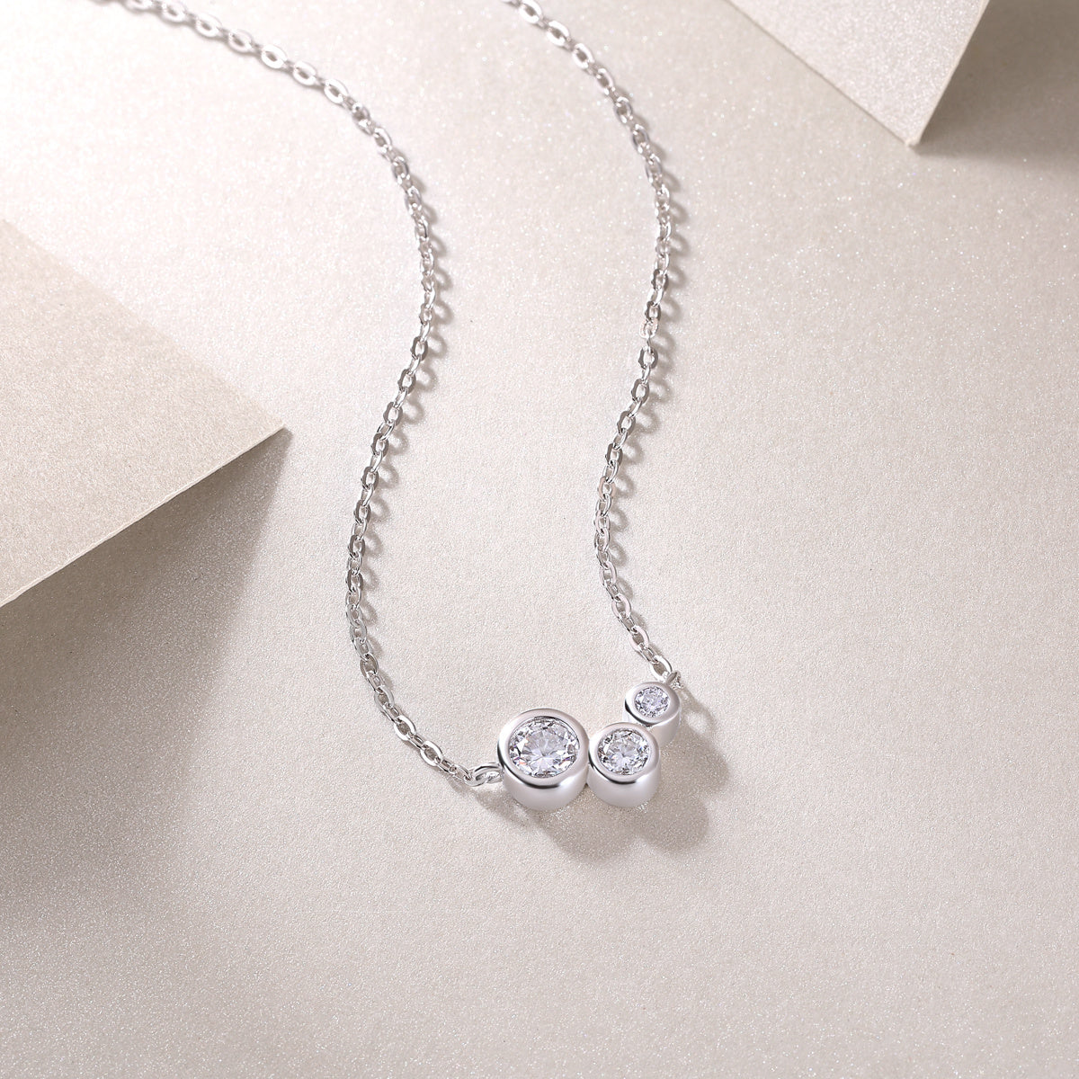 White Dew Diamond Pendant Necklace
