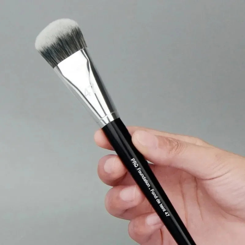 Pro 47 Broom Head Foundation Brush