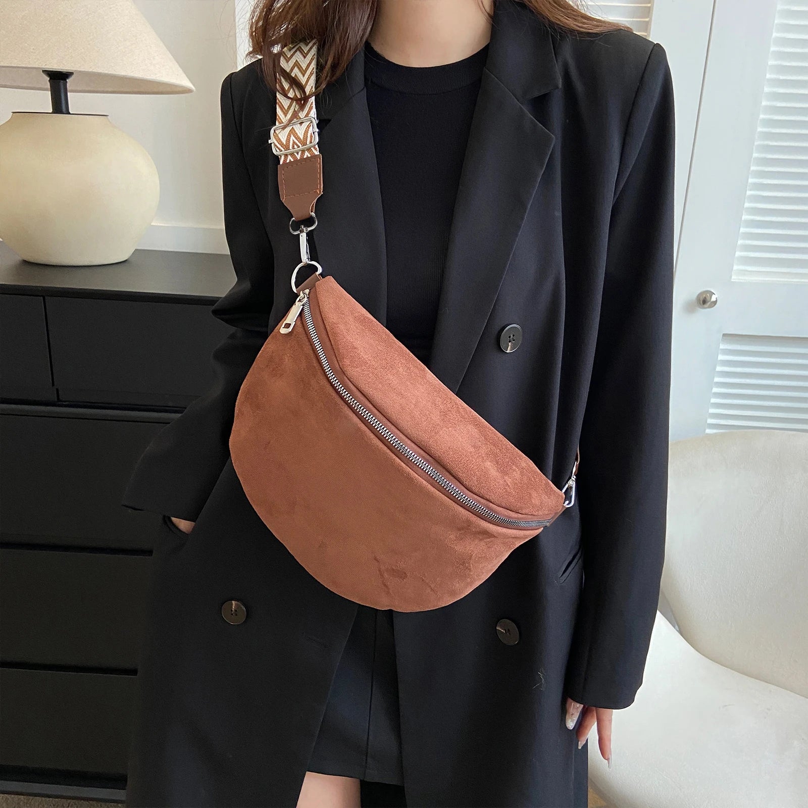 Women's Solid Sling Chest Crossbody Bag