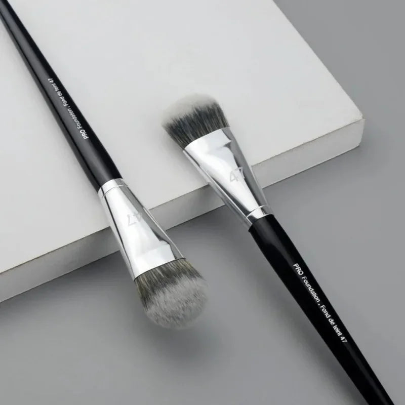 Pro 47 Broom Head Foundation Brush