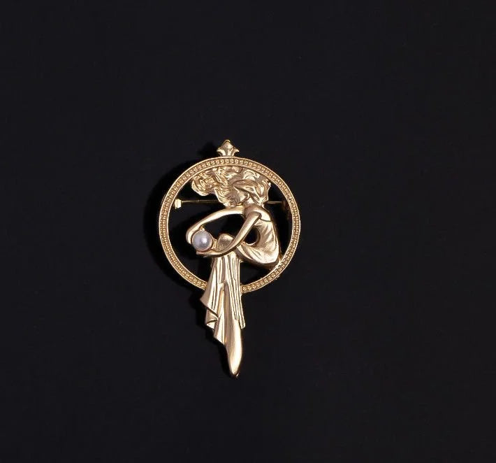 Vintage Baroque Goddess Style Brooch