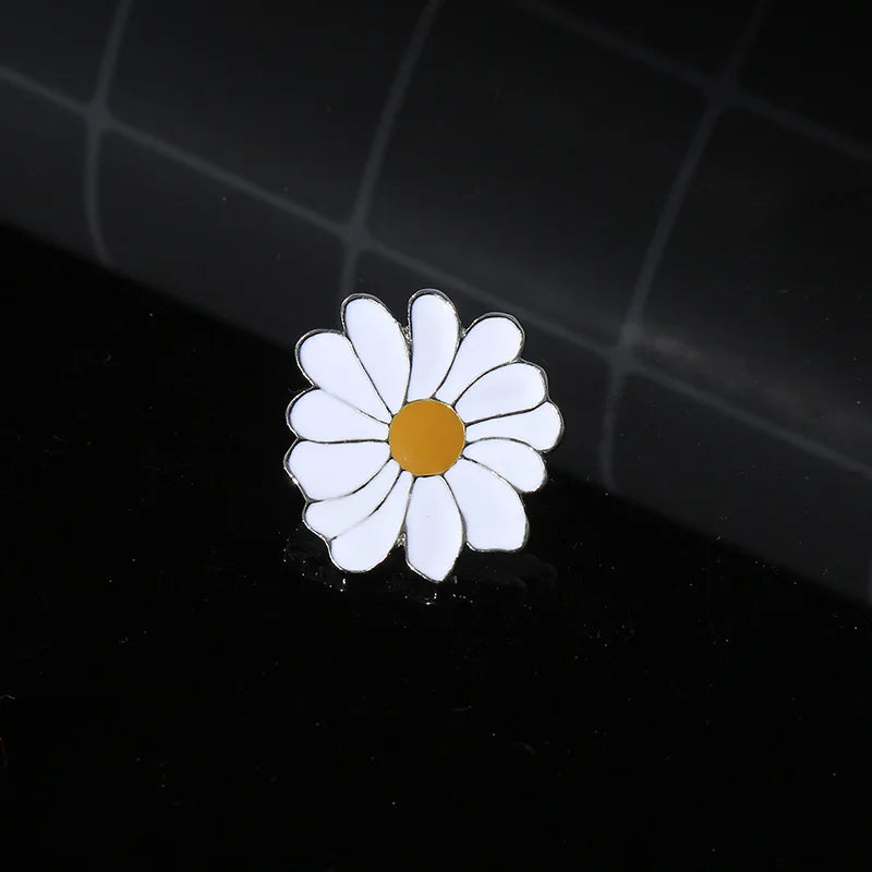 Cute Daisy Fashion Lapel Pins Set