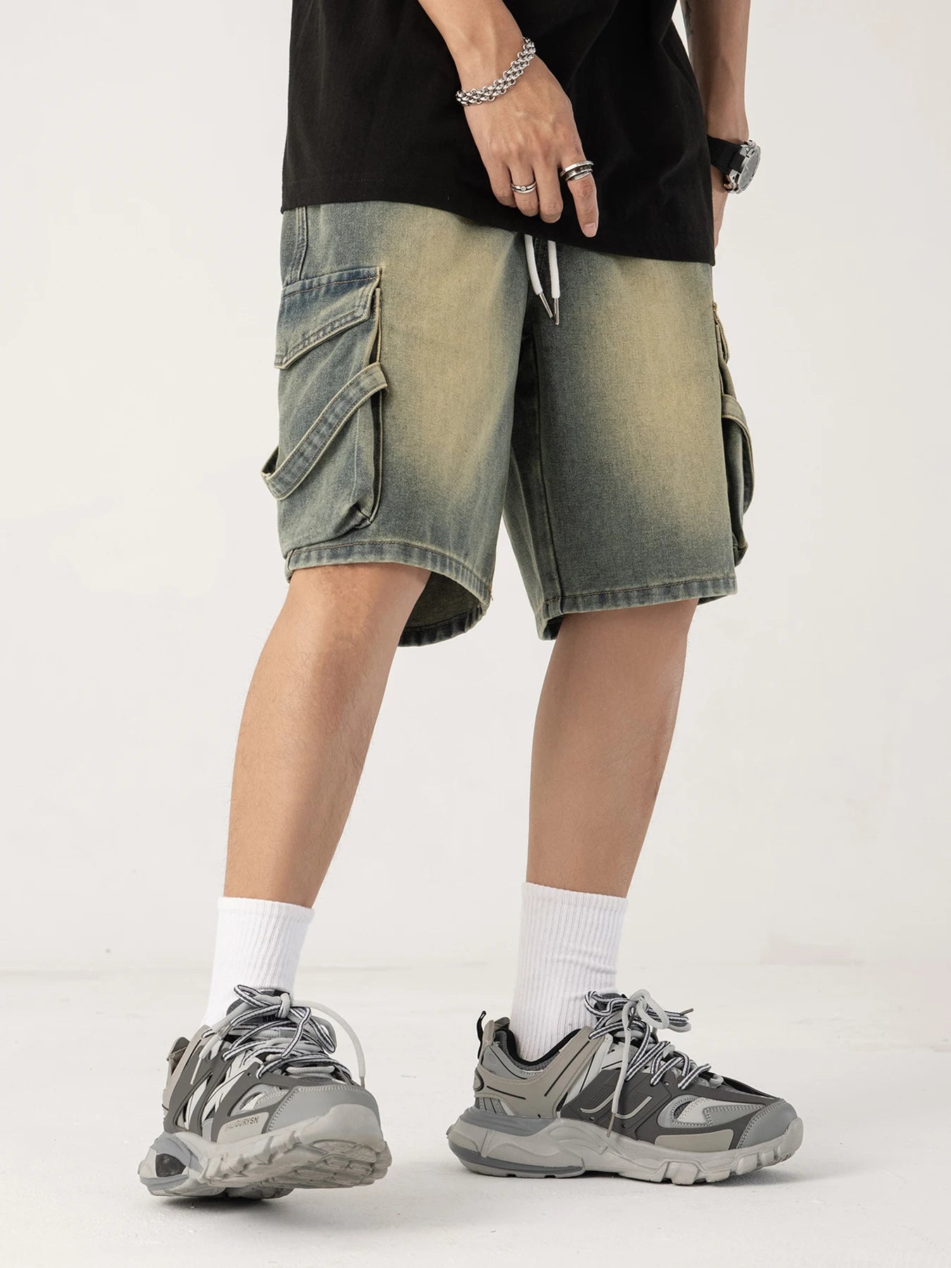 Men’s Loose Fit Cargo Denim Shorts