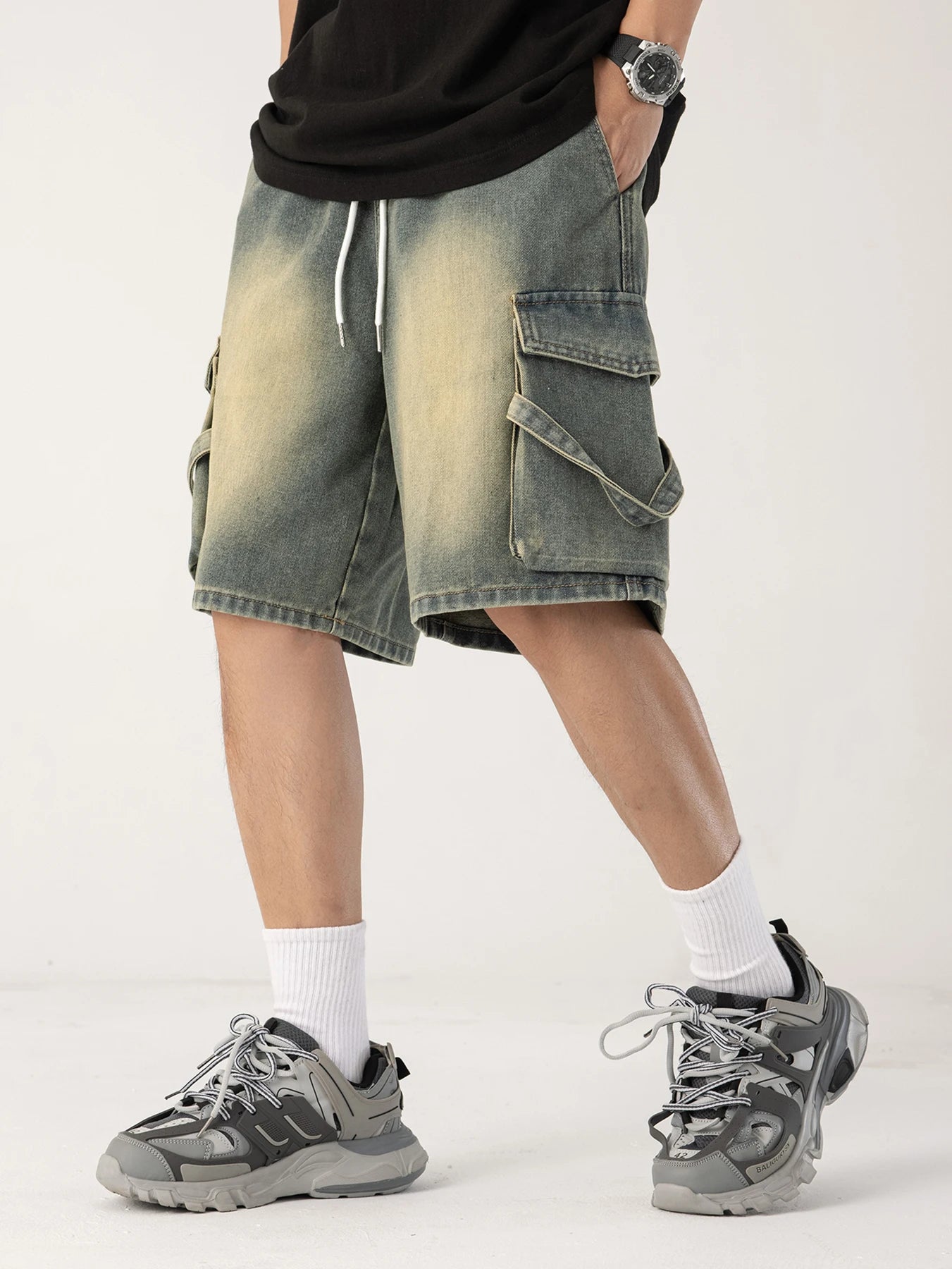 Men’s Loose Fit Cargo Denim Shorts