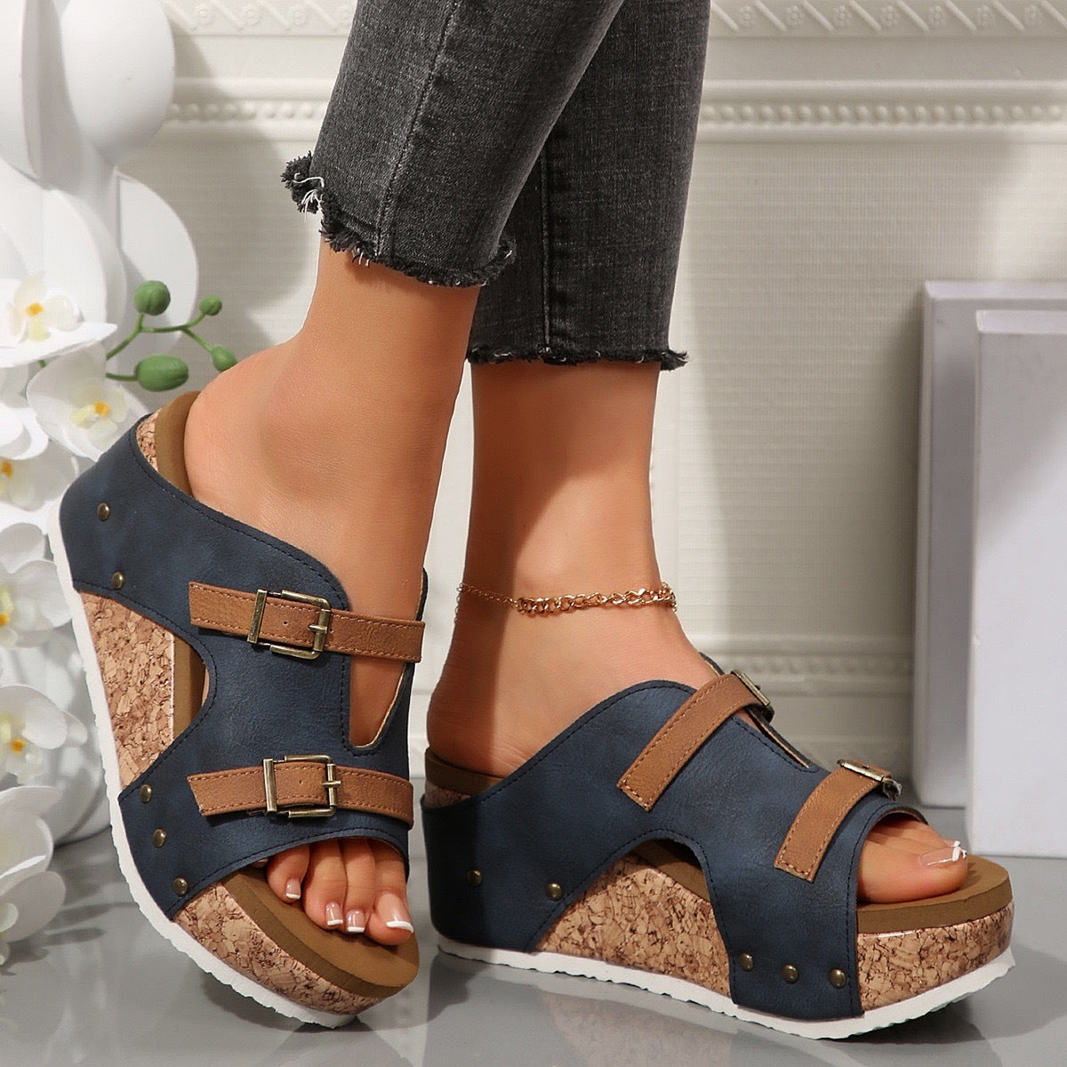 Ins Buckle Wedge Heel Roman Sandals