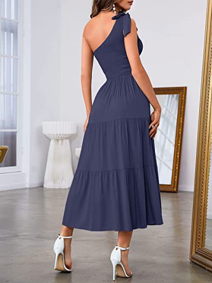Robe d'été plissée à une épaule