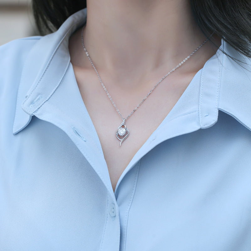 Beautiful City Diamond Pendant Set