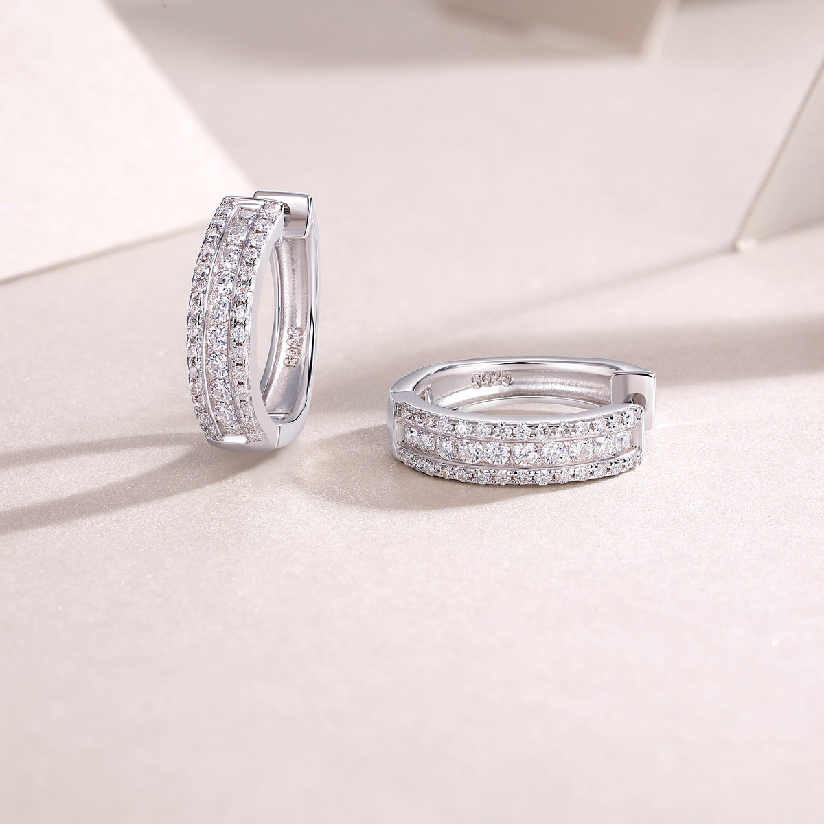 Splendid Night Diamond Stud Earrings