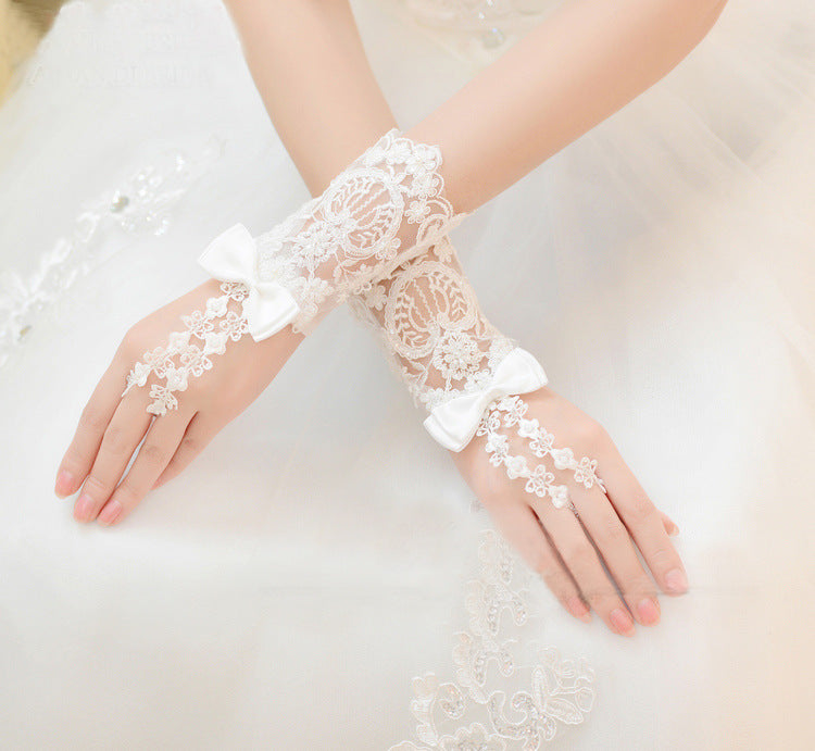 Gants de mariée courts ornés de perles